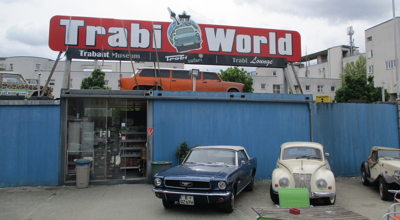 Illustration for article titled The Longest Car In East Germany?